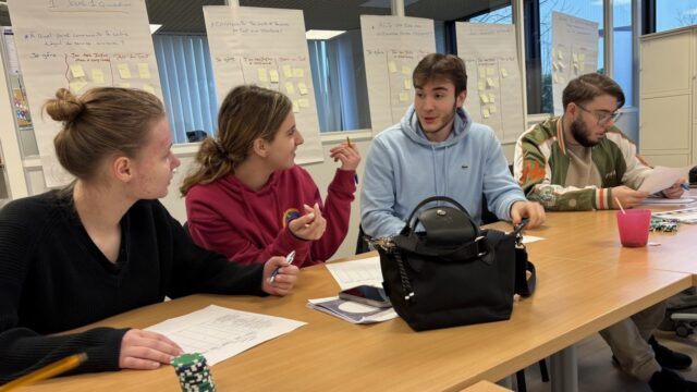 Civique, citoyen et collectif